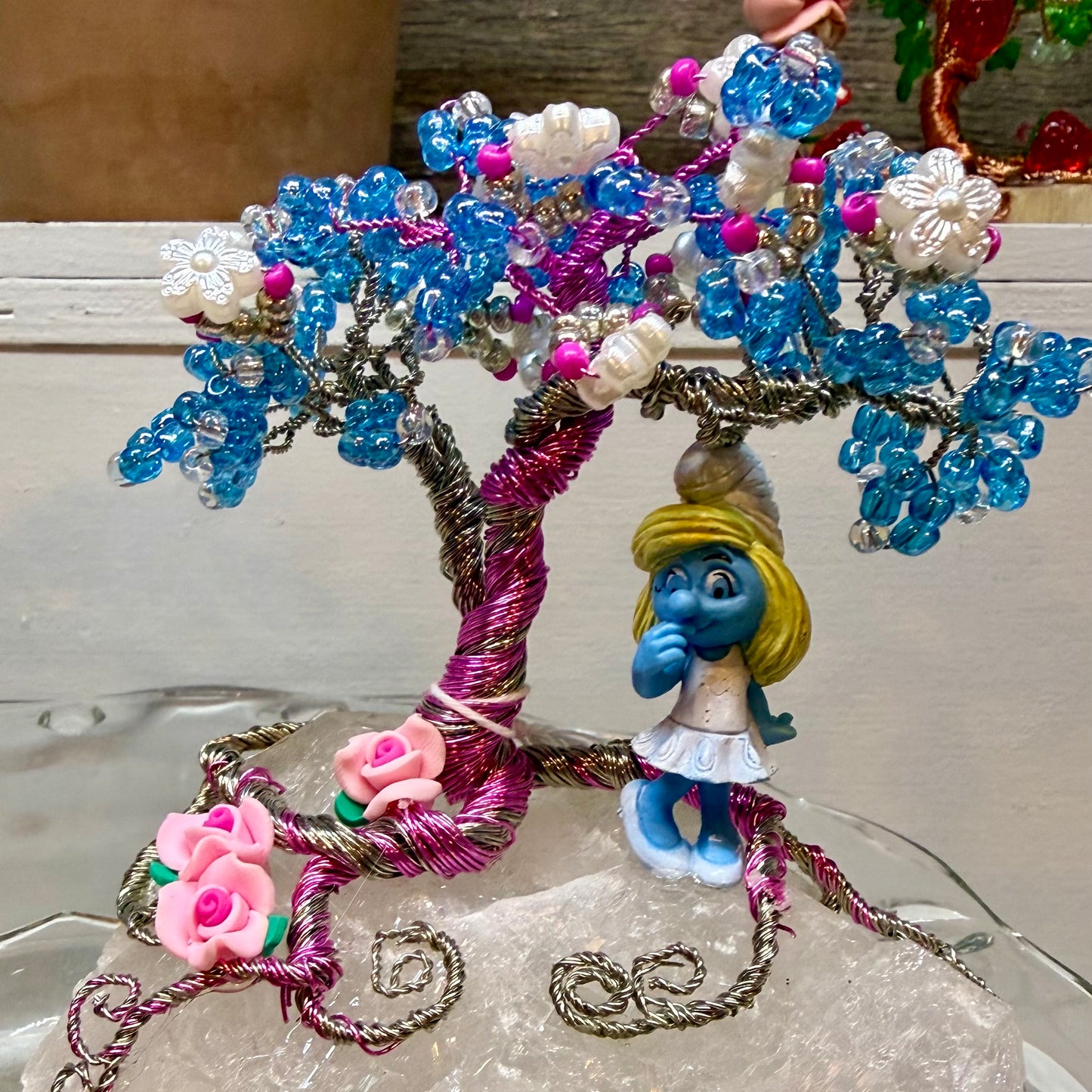 Smurfette Wire Tree on Quartz 80’s Vintage