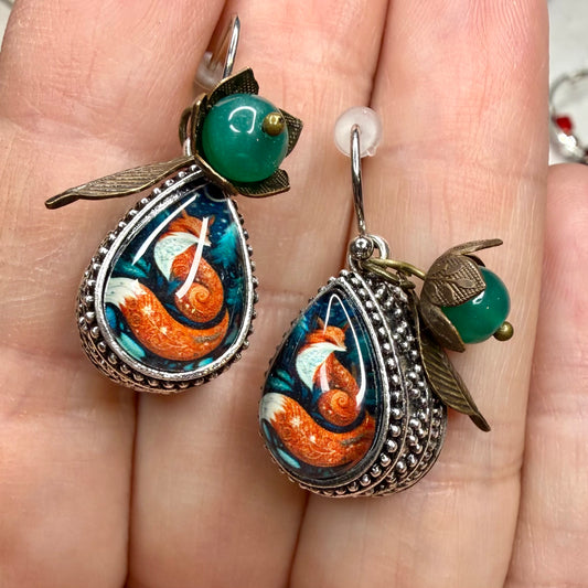 Fox Earrings w Green Bead & Feather