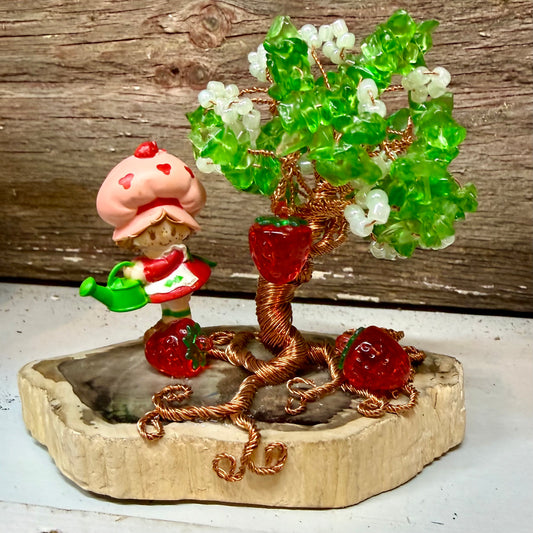 Strawberry Shortcake Wire Tree on Petrified Wood 80’s Vintage