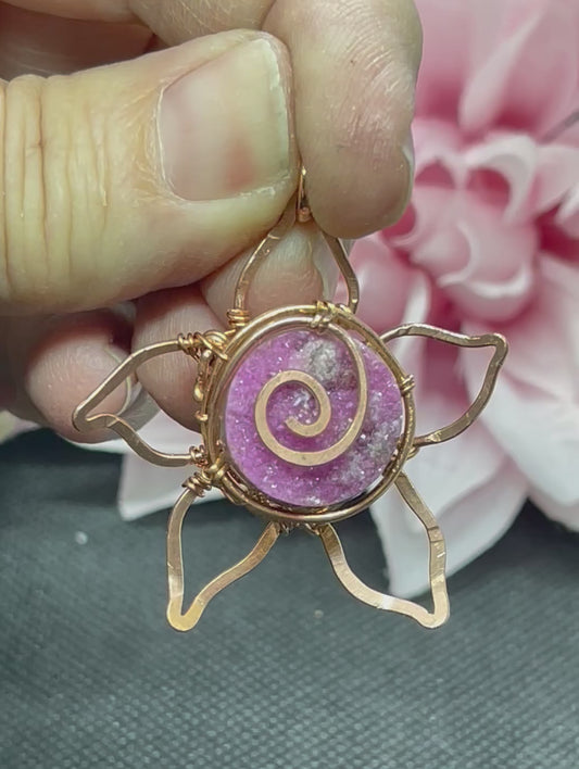 Cobalto Calcite Sun/Flower in Copper Necklace Pendant Pink